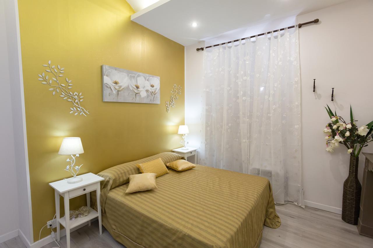 B&B La Finestra Di Fronte Rome Bagian luar foto